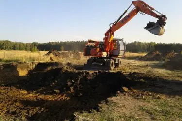 Земляные работы на строительной площадке